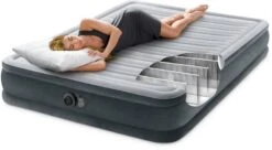 Intex Comfort Plush Luchtbed - Queensize - Ingebouwde Elektrische Pomp -Buiten Kamperen Winkel 1320 1900 67770 inuse 2023 300