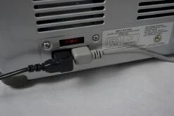 Engel MT45F-S Compressor Koelbox - 40 Liter 17 Engel MT45F-S Compressor Koelbox - 40 Liter -Buiten Kamperen Winkel 1900 2849 mt45fs anschlussterminal detail