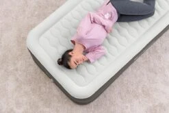 Bestway Fortech Tough Guard Luchtbed - Eenpersoons - Ingebouwde Elektrische Pomp 29 Bestway Fortech Tough Guard Luchtbed - Eenpersoons - Ingebouwde Elektrische Pomp -Buiten Kamperen Winkel 69048aux23 69048gbx23 69048xxx23 69049usx23 69049xxx23 102192 ls web