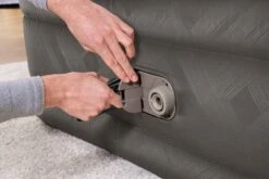 Bestway Fortech Tough Guard Luchtbed - Queensize - Ingebouwde Elektrische Pomp -Buiten Kamperen Winkel 69050aux23 69050gbx23 69050xxx23 69051usx23 69051xxx23 102285 ft web pl006