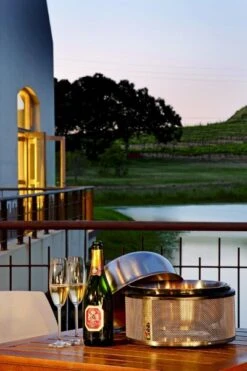 Cobb Premier Houtskoolbarbecue - Grijs -Buiten Kamperen Winkel cobb premier 4